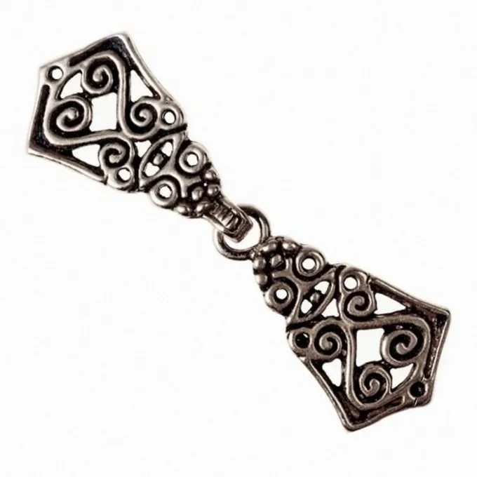 Avarian Cloak Clasp, Silvered