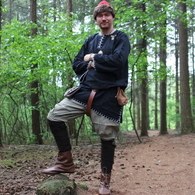 Leonardo Carbone Historical Tunic With Authentic Lining, Black - Image 2